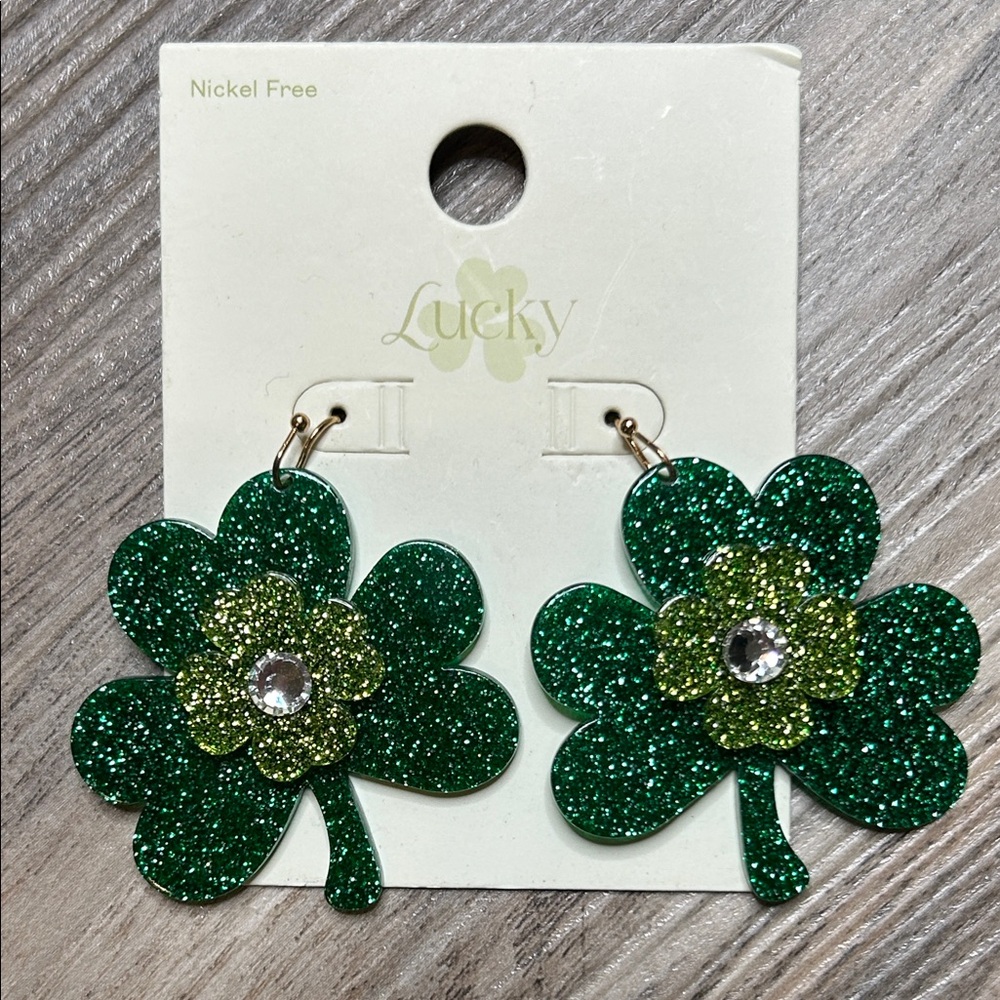 NWT Lucky Green Shamrock Earrings